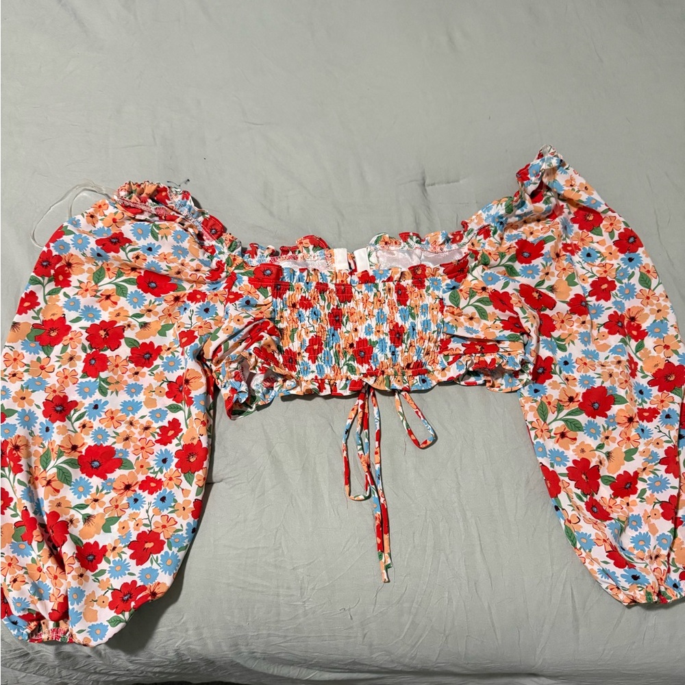 Floral Ruched Crop Top - Picture 4 of 4